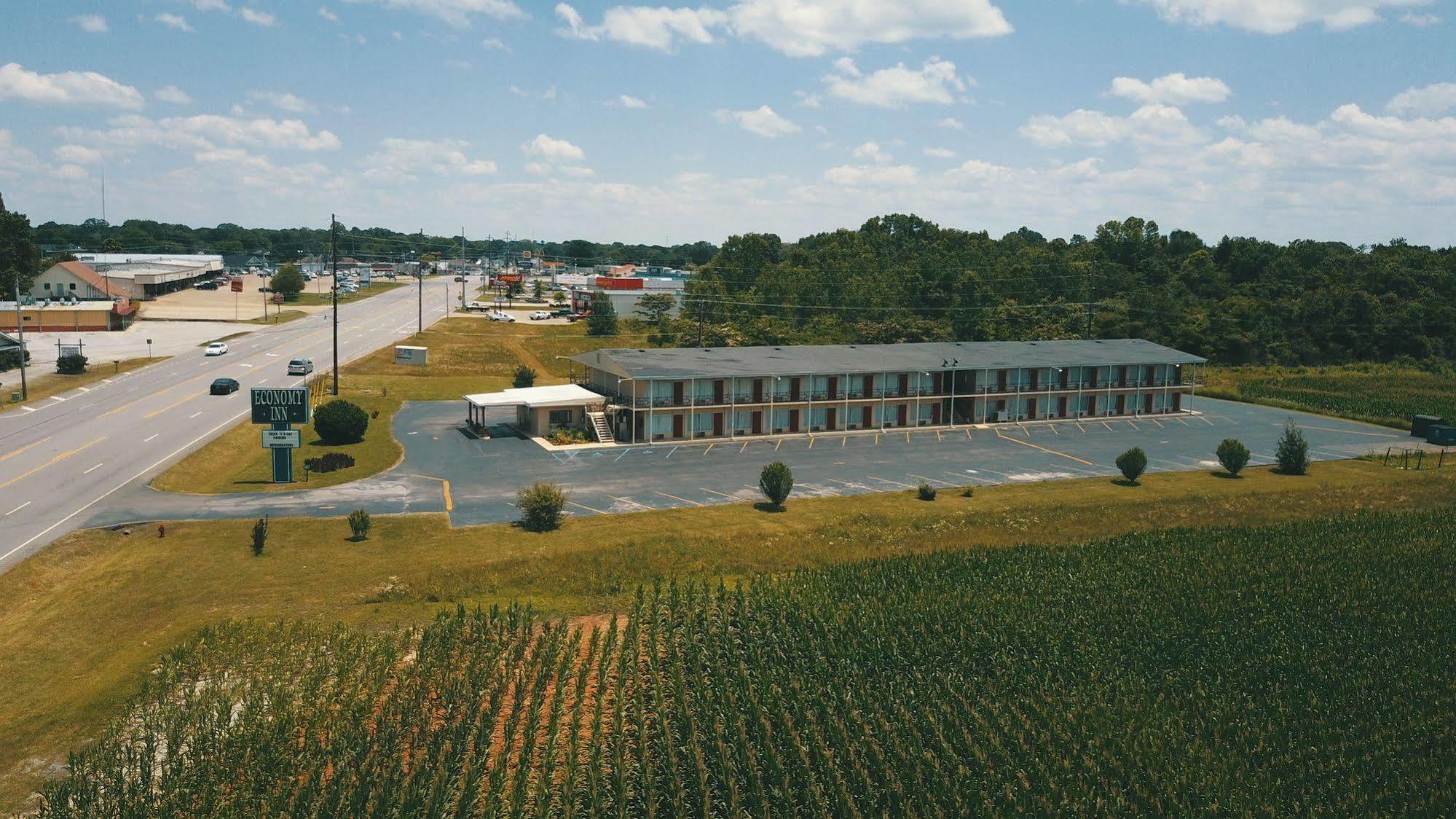 Economy Inn Rogersville Eksteriør billede